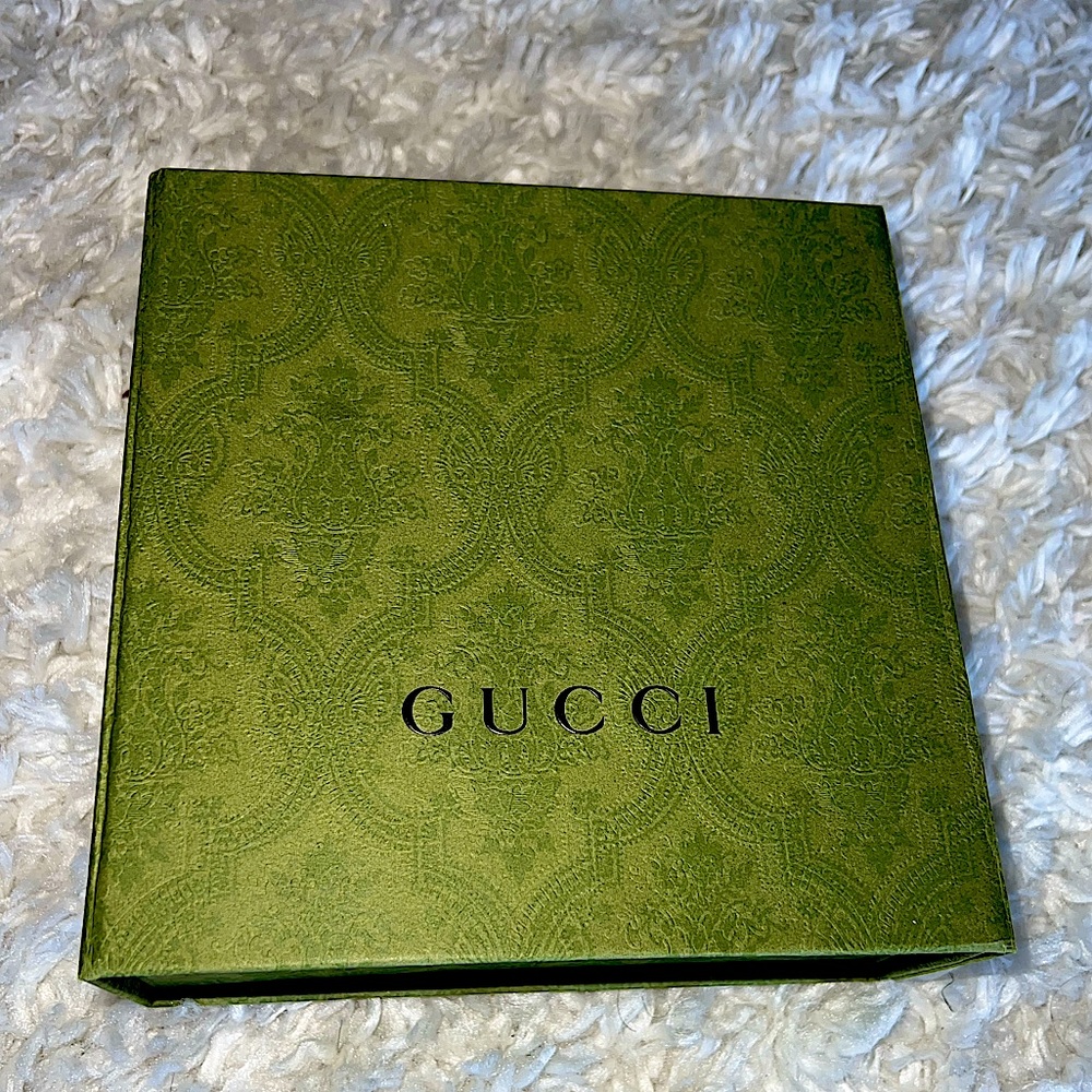 Gucci box